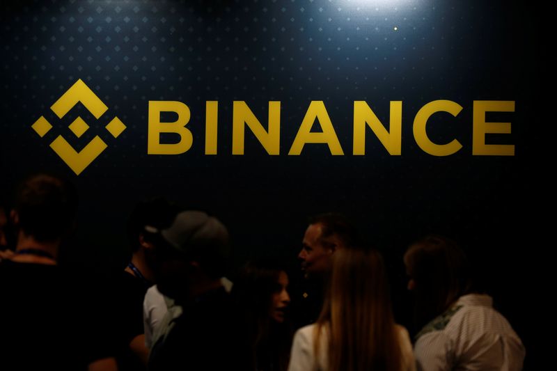 Binance Avalia Retirada do Mercado Russo após Restrições Bancárias